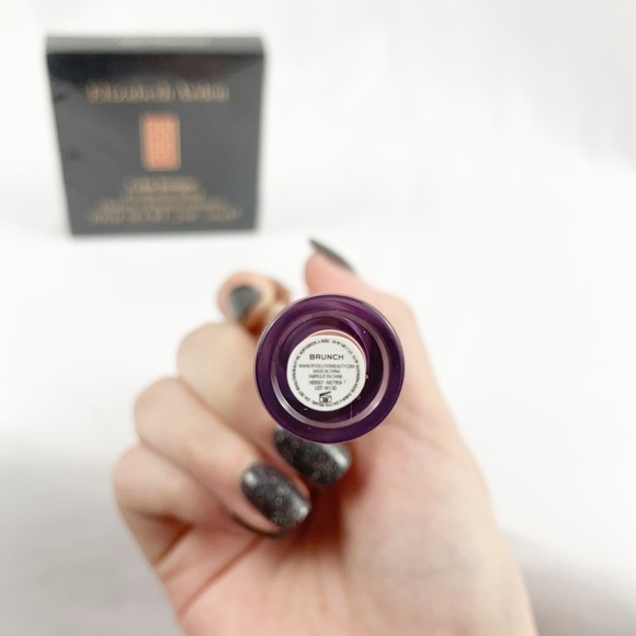 Elizabeth Arden Velvet Plumtones Eyeshadow + Revolution Matte Lip Gloss - Picture 4 of 7